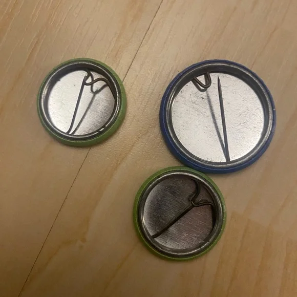 Dolce & Gabbana Colorful Logo Button Trio - Picture 6 of 9